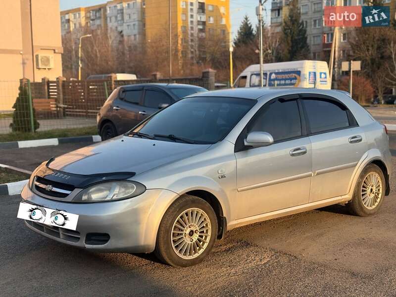 Chevrolet Lacetti (2005)