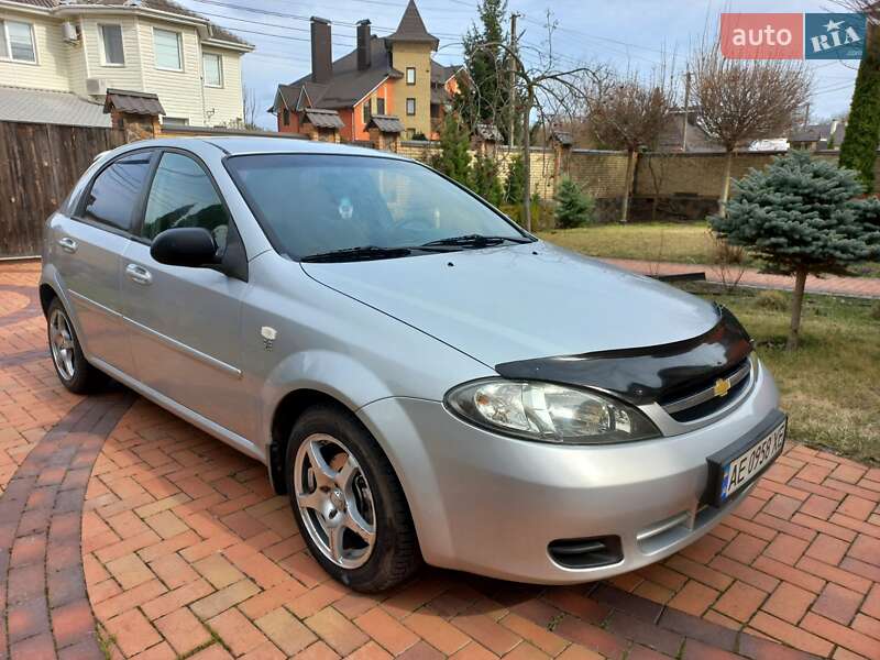 Chevrolet Lacetti (2005)