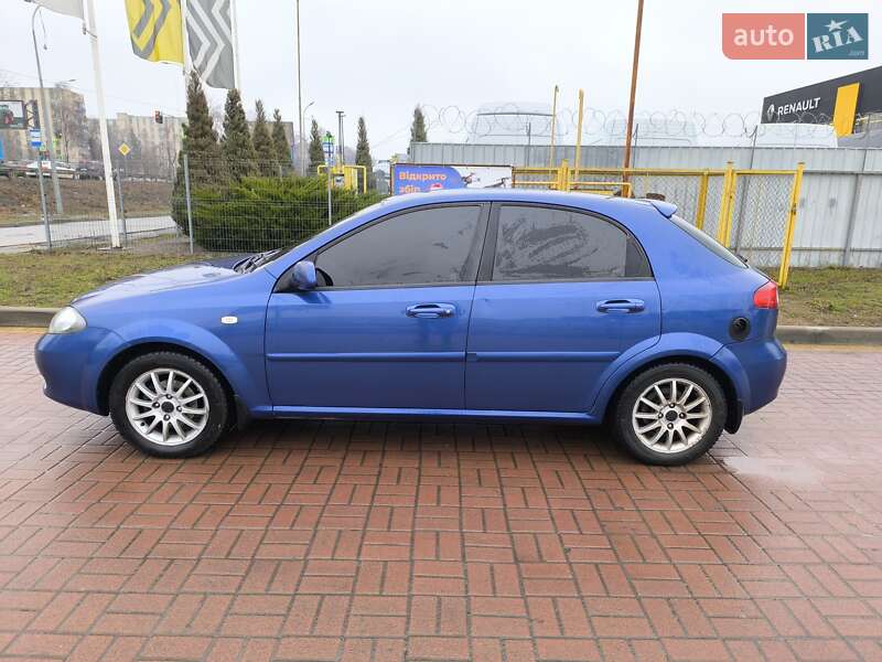 Chevrolet Lacetti (2005)