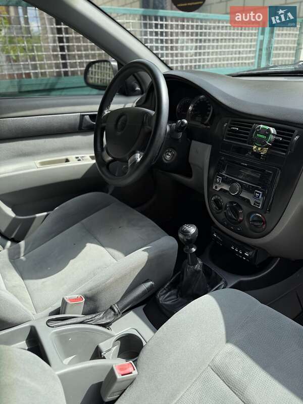 Chevrolet Lacetti (2005)