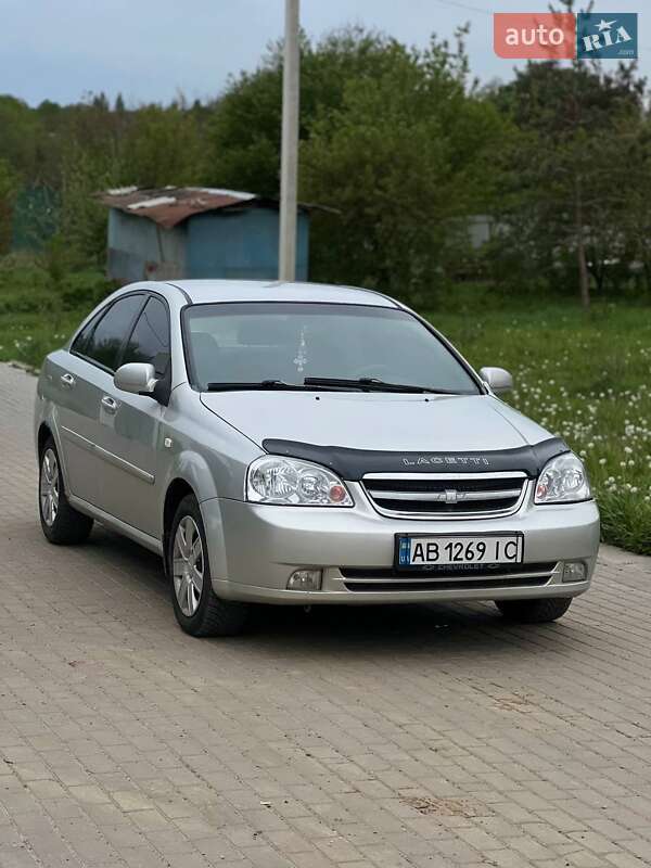 Chevrolet Lacetti (2005)