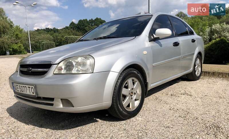 Chevrolet Lacetti (2004)