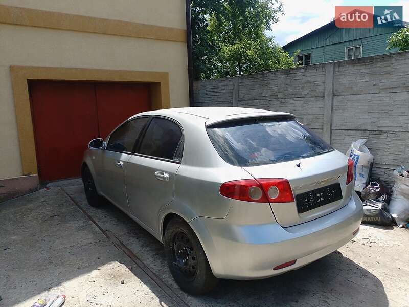 Chevrolet Lacetti (2006)