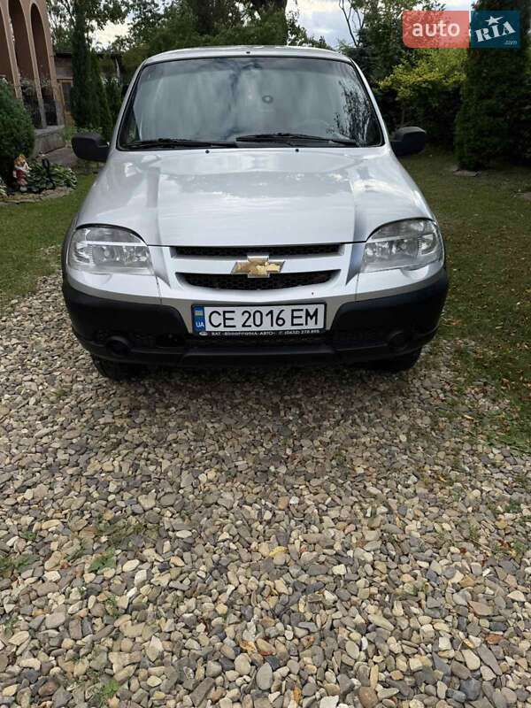 Chevrolet Niva (2010)