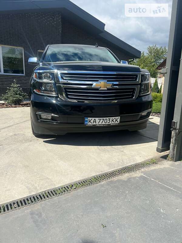 Chevrolet Suburban (2016)