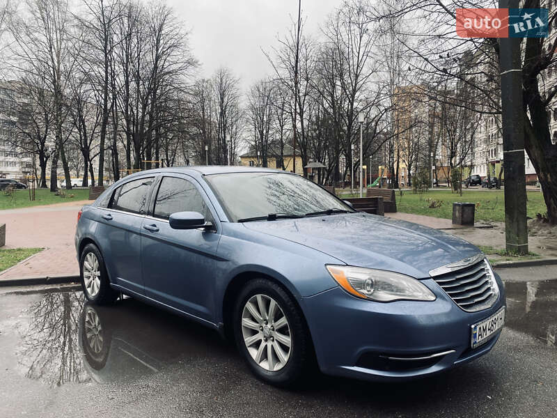 Chrysler 200 (2011)