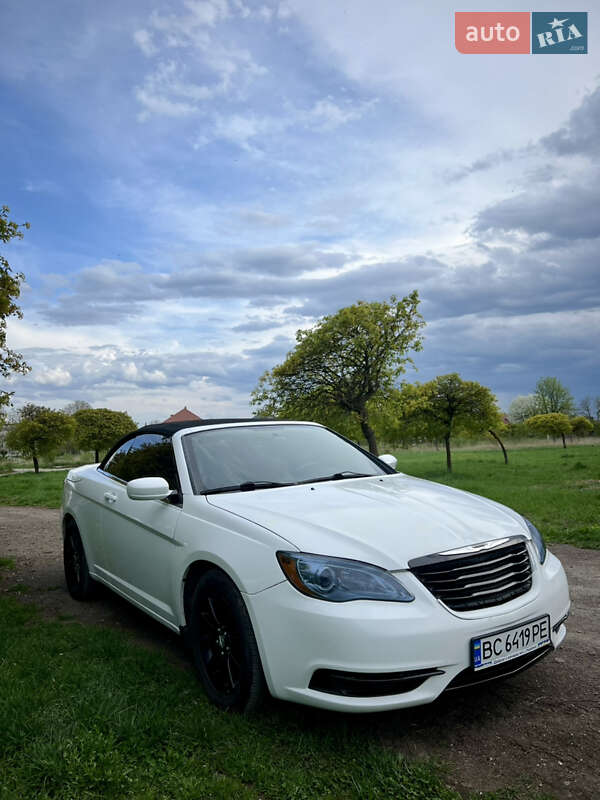 Chrysler 200 (2012)