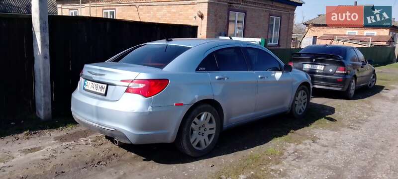 Chrysler 200 (2014)