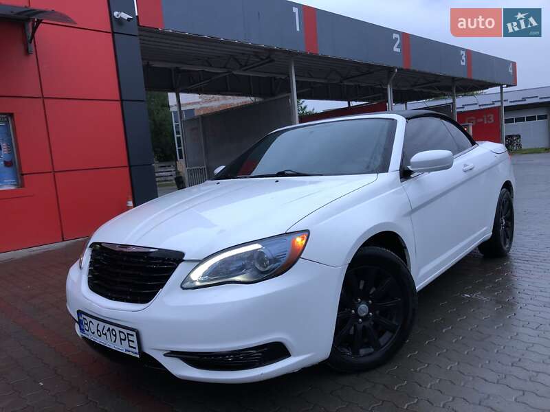 Chrysler 200 (2012)