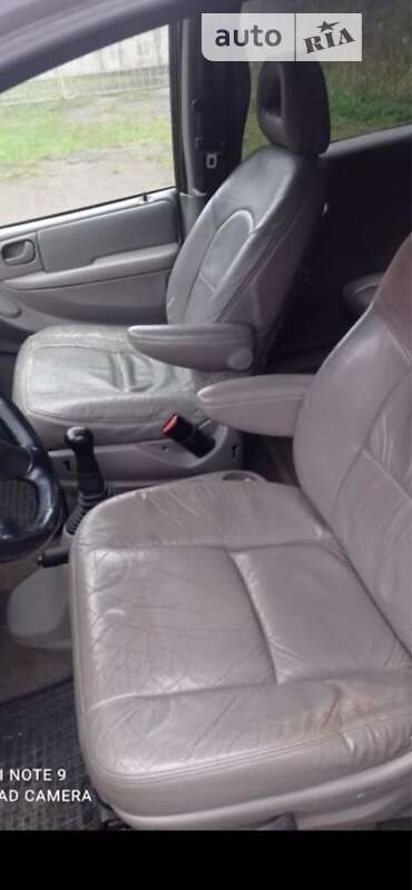 Chrysler Voyager (2001)