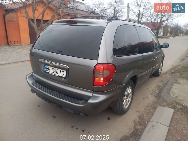 Chrysler Grand voyager (2005)