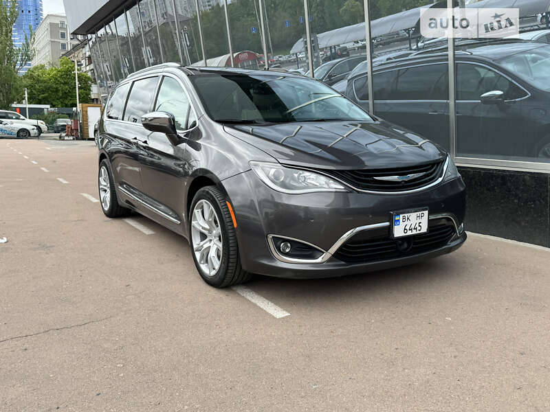 Chrysler Pacifica (2017)