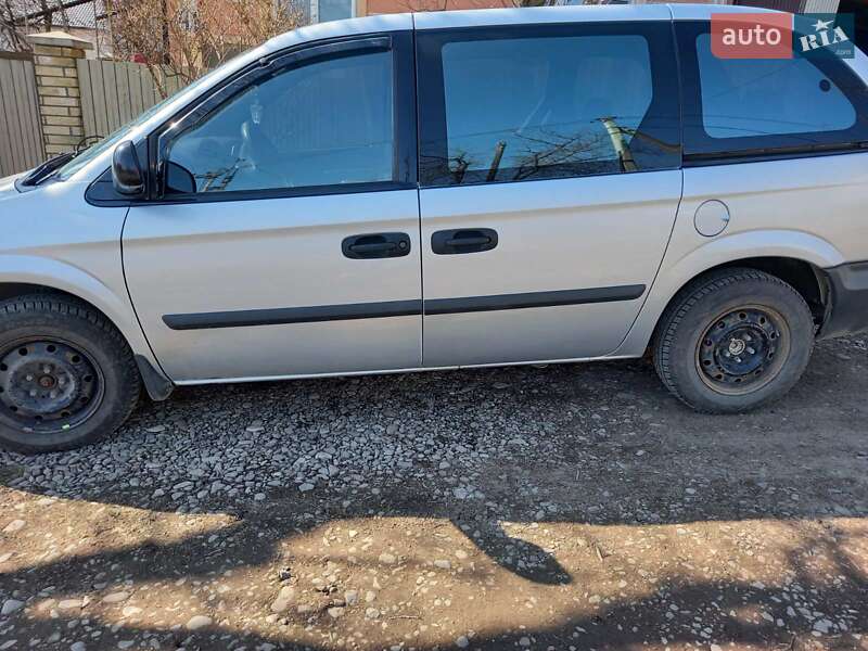 Dodge Caravan (2004)