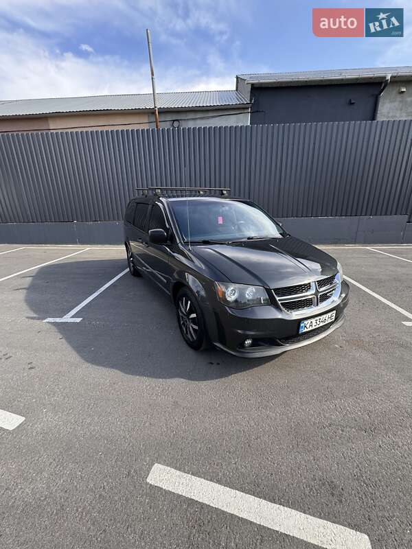 Dodge Grand caravan (2011)