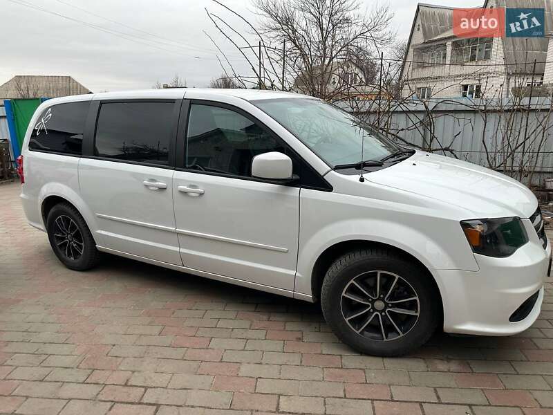 Dodge Grand caravan (2017)