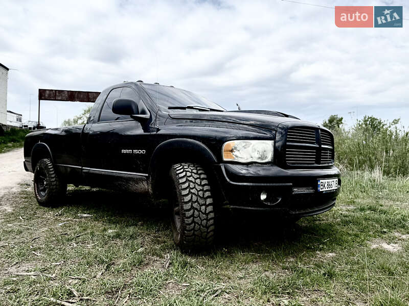 Dodge Ram 1500 (2004)