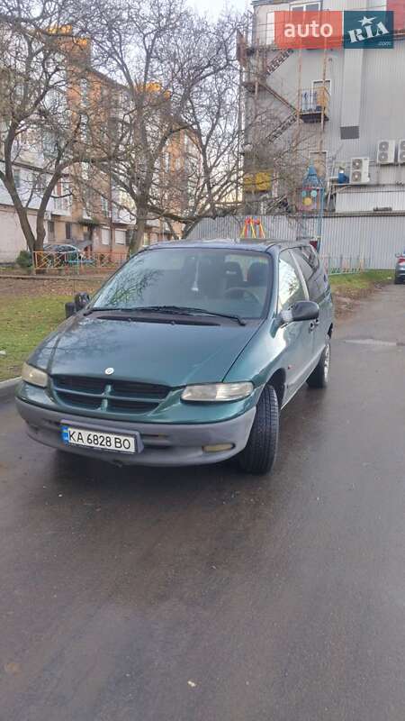 Dodge Ram van (1998)