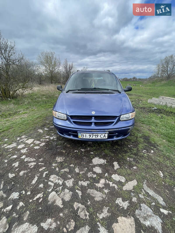 Dodge Ram van (1998)