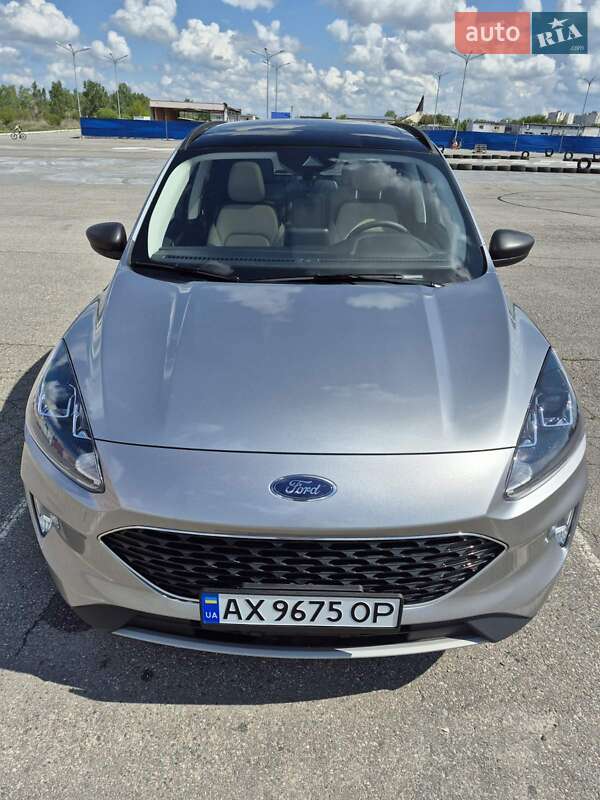Ford Escape (2022)