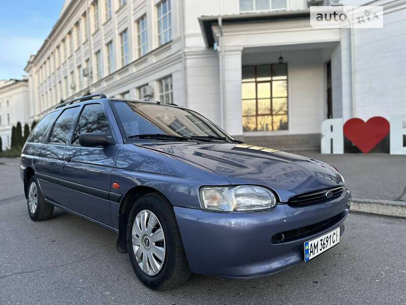 Ford Escort (1996)
