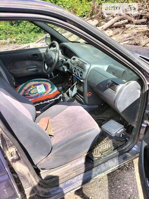 Ford Escort (1998)