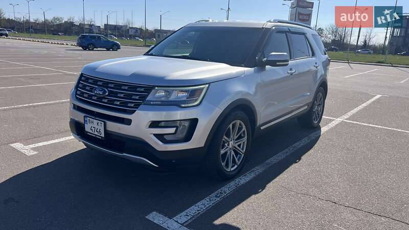 Ford Explorer (2016)