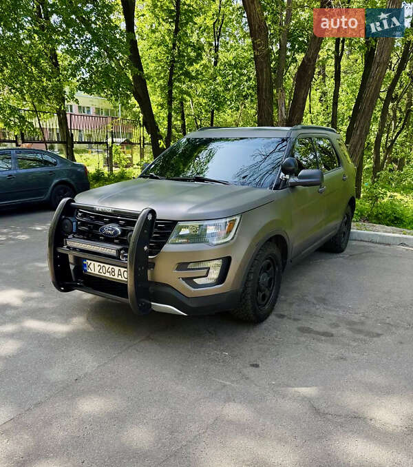 Ford Explorer (2016)