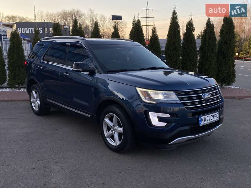 Ford Explorer (2016)