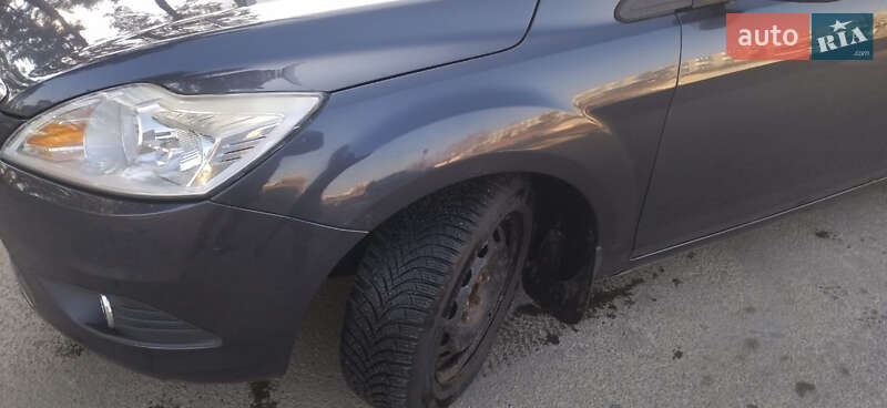 Ford Focus (2010)