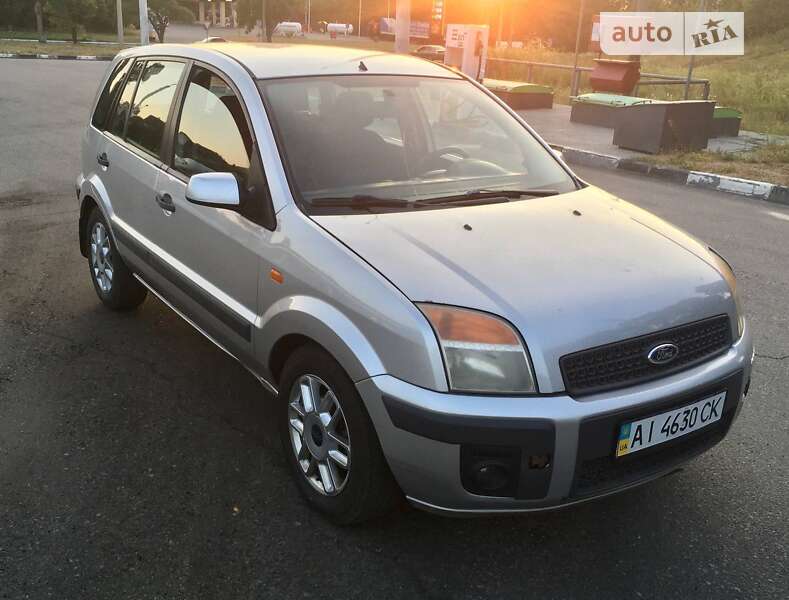 Ford Fusion (2006)