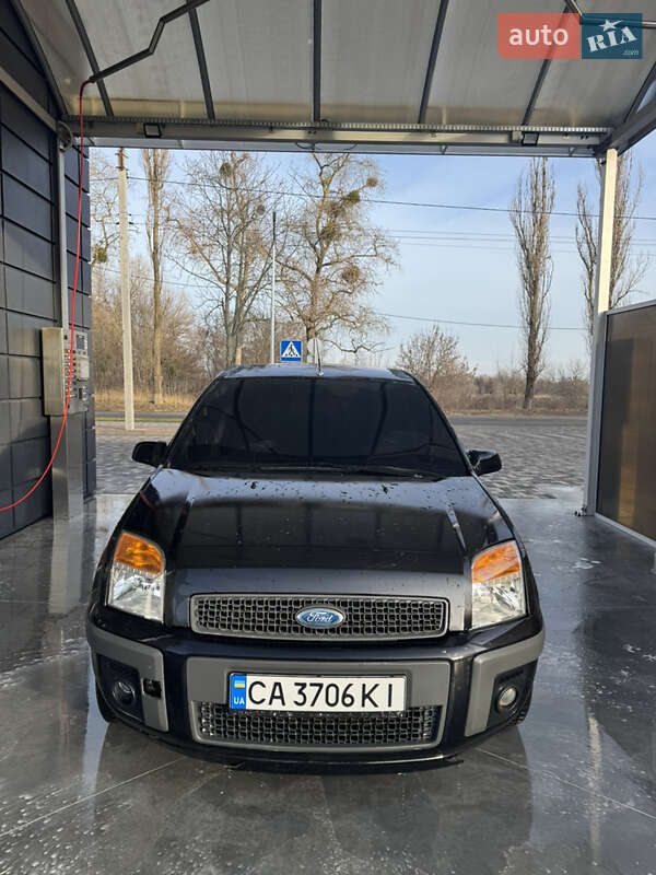 Ford Fusion (2007)