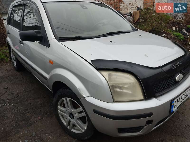 Ford Fusion (2003)
