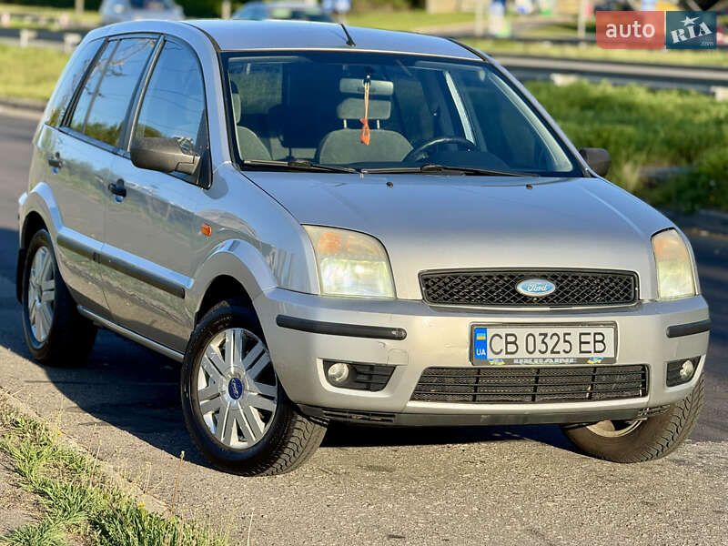 Ford Fusion (2004)