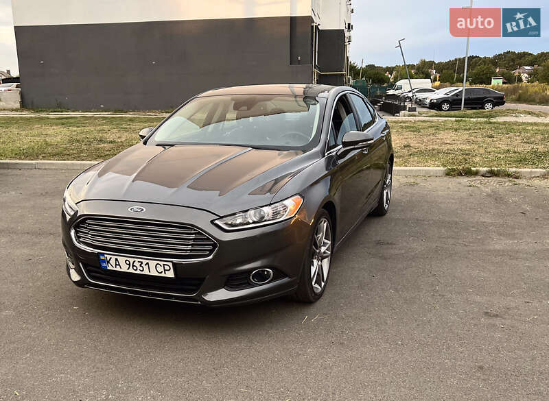 Ford Fusion (2015)