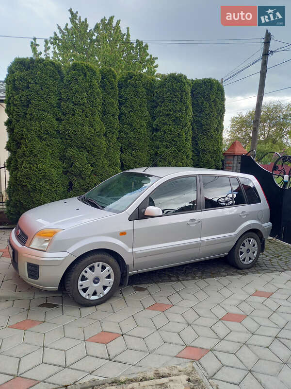 Ford Fusion (2009)