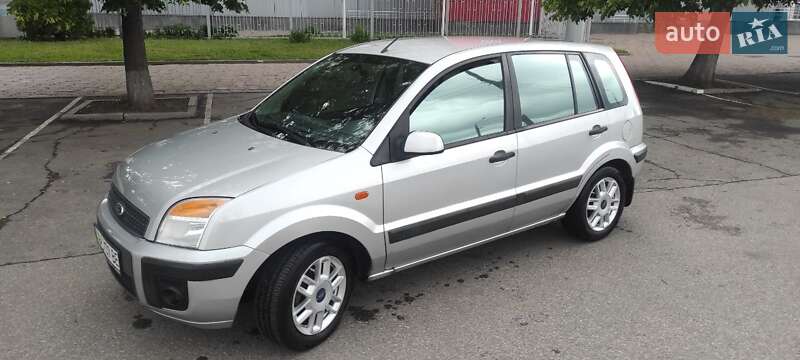 Ford Fusion (2007)