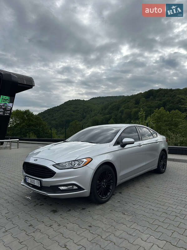 Ford Fusion (2016)