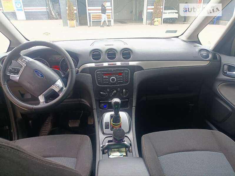 Ford Galaxy (2012)