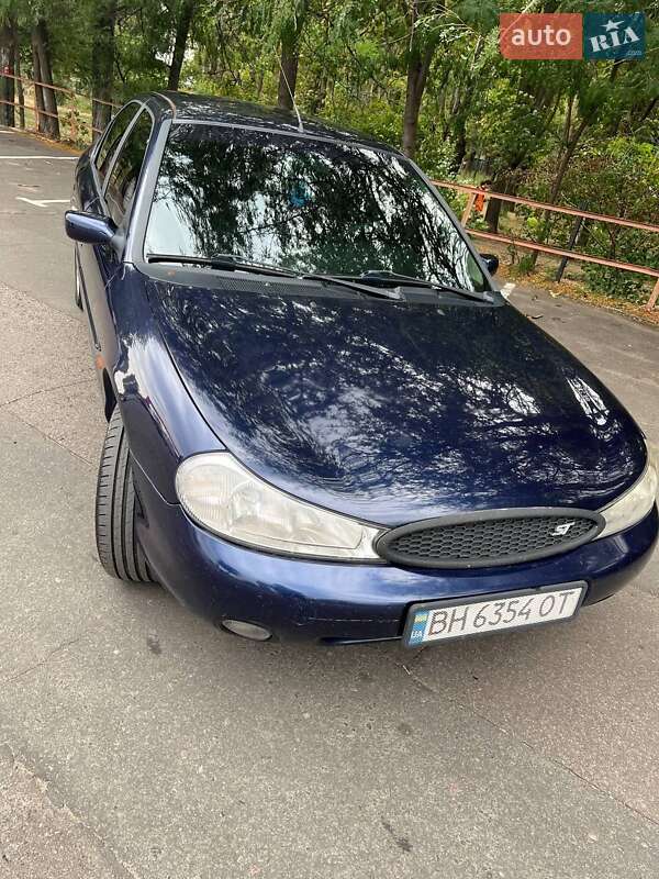 Ford Mondeo (2000)