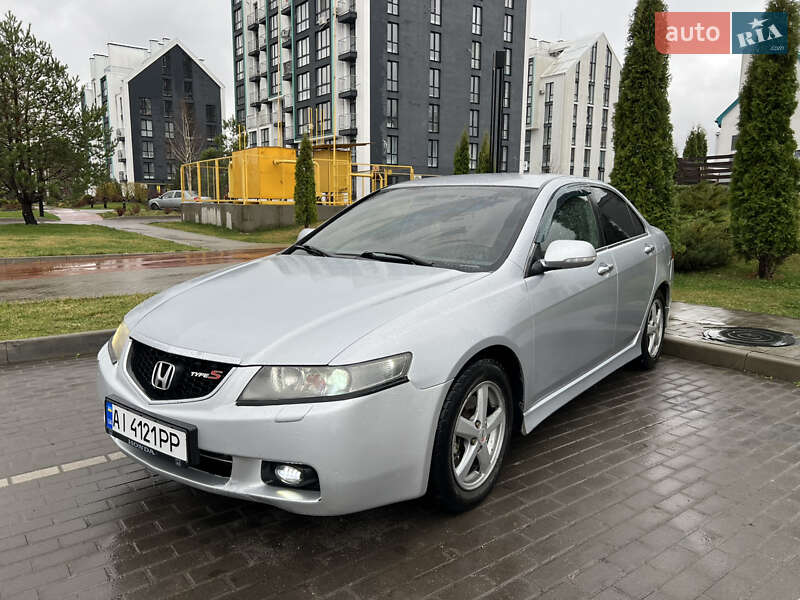 Honda Accord (2004)