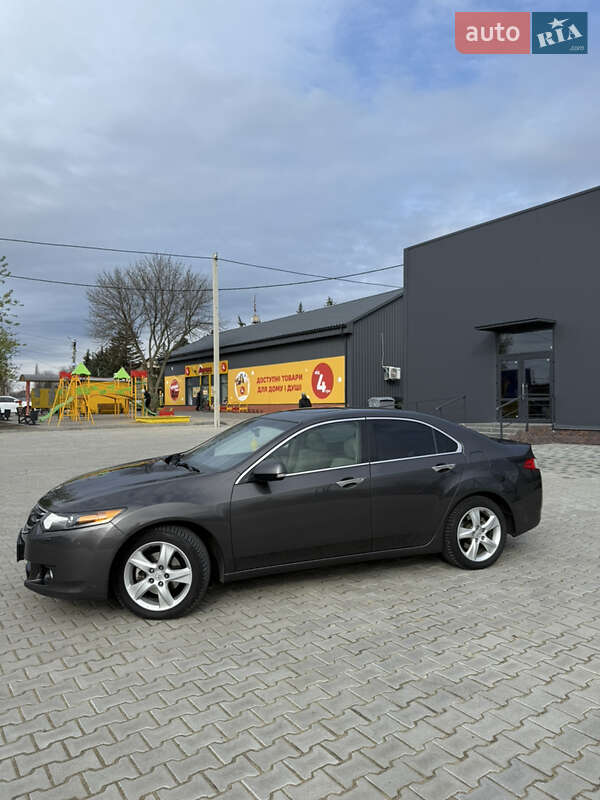Honda Accord (2010)