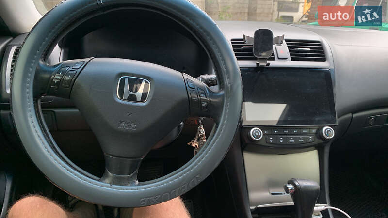 Honda Accord (2005)