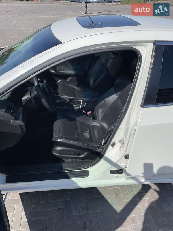 Honda Accord (2011)