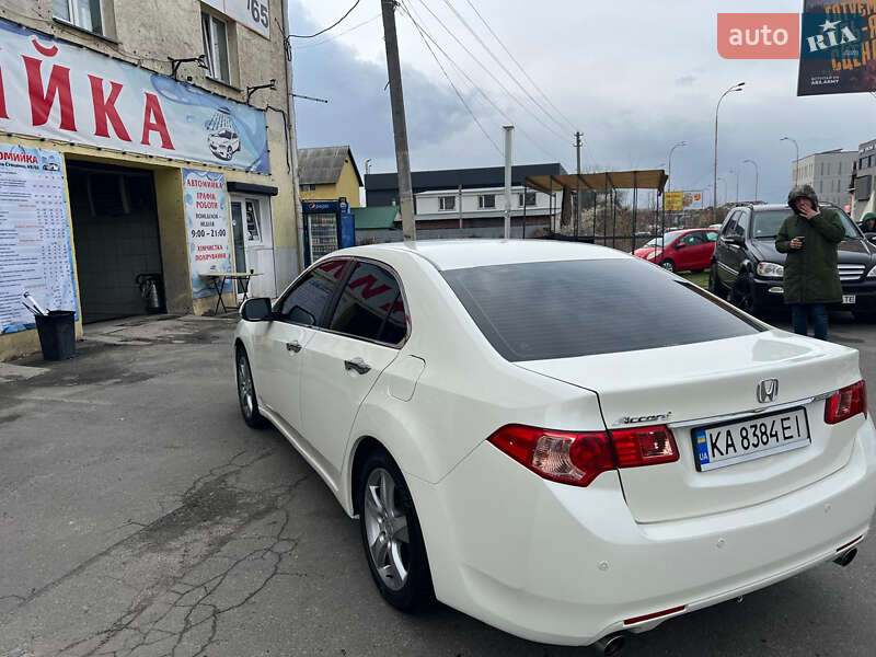 Honda Accord (2011)