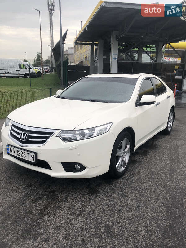 Honda Accord (2011)