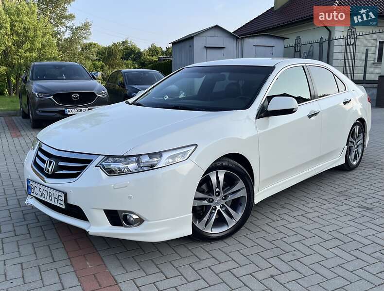 Honda Accord (2011)