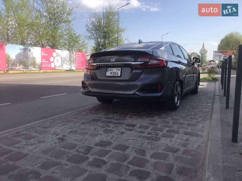 Honda Clarity (2017)