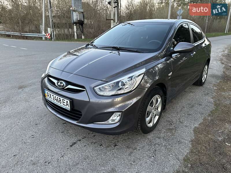 Hyundai Accent (2013)