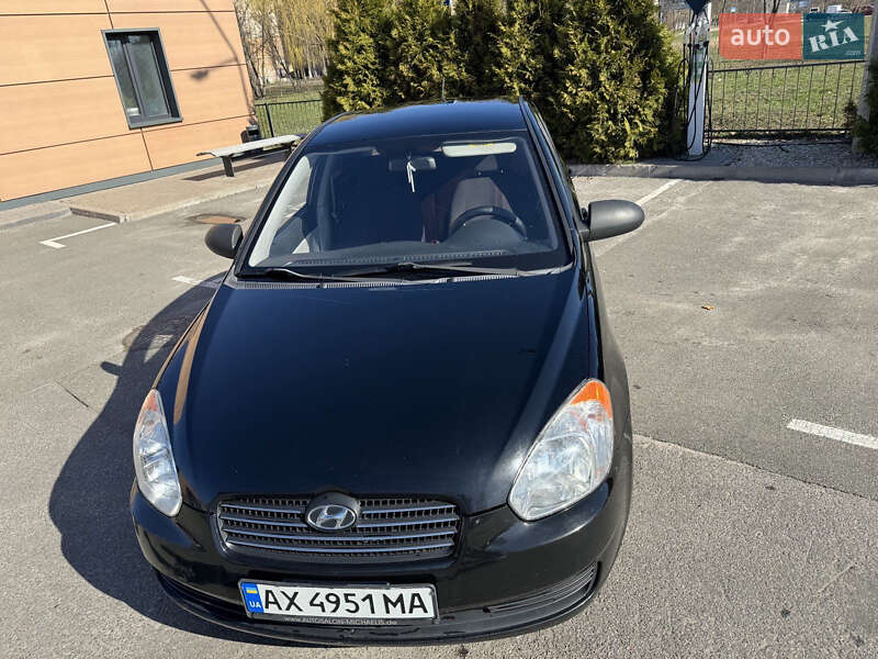 Hyundai Accent (2008)