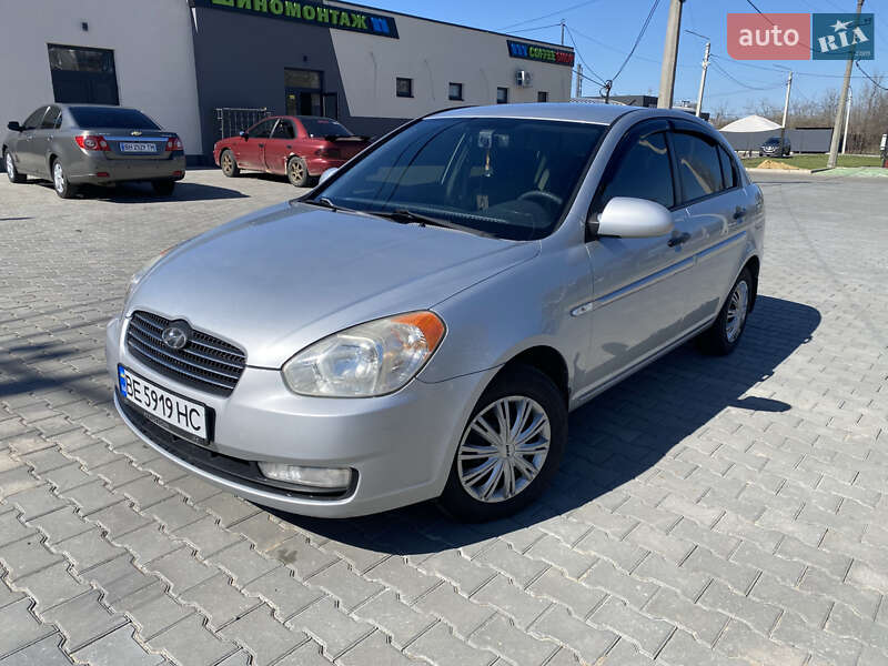 Hyundai Accent (2008)